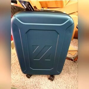 Zip n' Jet Four Piece Luggage Set NWT